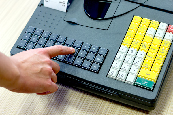 Kasa fiskalna Novitus PS 4000 E - 129 klawiszy szybkiego dostępu do funkcji urządzenia